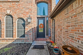 108 Sunset Cir, Denton, TX 76208