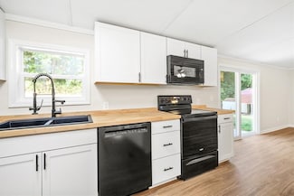 660 Timberlake One Cir, Seneca, SC 29678