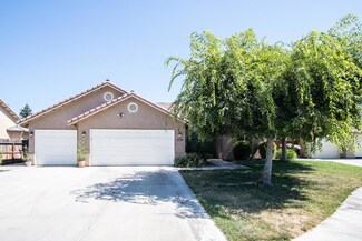 1530 W San Lucia Ave, Porterville, CA 93257