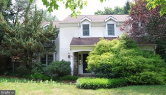 12 Averstone Dr W, Washington Crossing, PA 18977