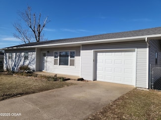 110 Douglas St, Monett, MO 65708