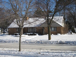 101 Mcpherson Ave, Lansing, MI 48915