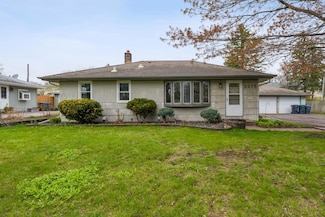 2275 Shawnee Dr, Saint Paul, MN 55109