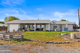 1620 Selah Loop Rd, Selah, WA 98942