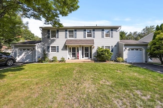 31 Buttonwood Dr, East Brunswick, NJ 08816