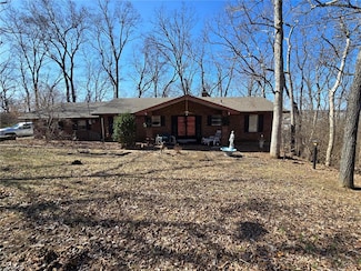 4 Park Lawn Dr, Fenton, MO 63026