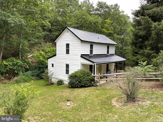 10693 Cacapon Rd, Great Cacapon, WV 25422