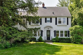 4240 Foster Dr, Des Moines, IA 50312