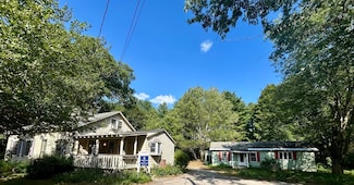 10 Stearns Ave, Townsend, MA 01469