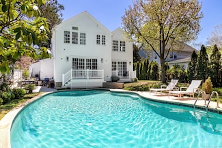 10 Hassake Rd, Old Greenwich, CT 06870