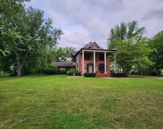 1315 W Fairview Ave, Olivia, MN 56277