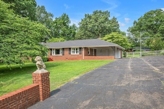 311 Broadview Dr, Dickson, TN 37055