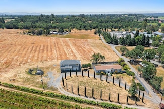 11940 Old Redwood Hwy, Healdsburg, CA 95448