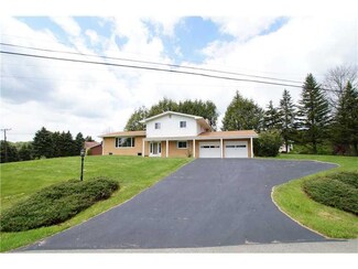 127 R J Lilley Dr, Farmington, PA 15437