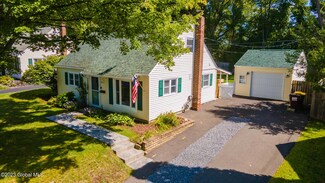 11 Perry Ave, Latham, NY 12110