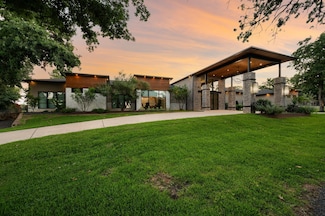 916 Dove Creek Ct, Argyle, TX 76226