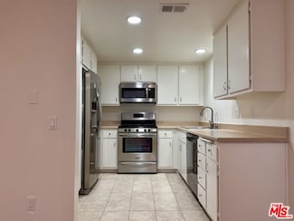 1348 E Hillcrest Dr Unit 69, Thousand Oaks, CA 91362