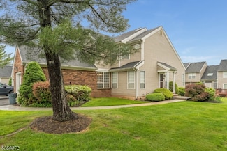 21 Daisy Ct Unit C21, Whitehouse Station, NJ 08889