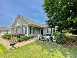 414 Nandina Ct, Warner Robins, GA 31088