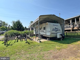 6-20 Boo Blvd, Falling Waters, WV 25419