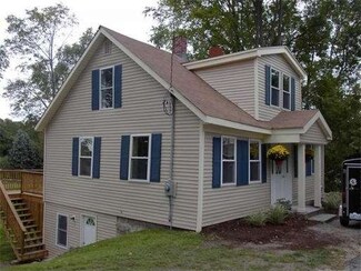14 S Main St, Assonet, MA 02702