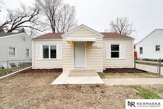 3335 Forest Lawn Ave, Omaha, NE 68112