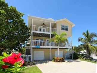 904 N Shore Dr, Anna Maria, FL 34217