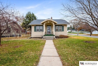 2244 S 33rd St, Lincoln, NE 68506