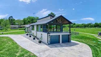 1124 Kiowa Dr W, Gainesville, TX 76240