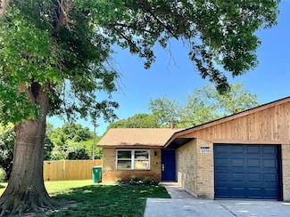 12519 SW 2nd St, Yukon, OK 73099