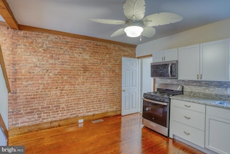 606 Clark St, New Castle, DE 19720