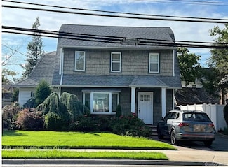 86 Fletcher Ave, Valley Stream, NY 11580