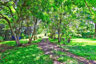 210 W Kuiaha Rd, Haiku, HI 96708