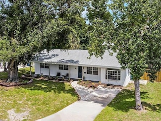 904 15th St NE, Winter Haven, FL 33881