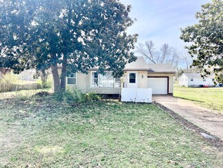 1408 4th St, West Plains, MO 65775