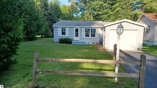 4569 Evergreen Dr, Greenbush, MI 48738