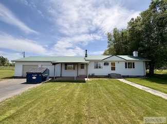 9 E Rich Ln, Blackfoot, ID 83221