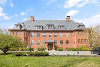 33 Forest St Unit 205, Lexington, MA 02421