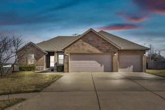 3711 W Cobblefield St, Springfield, MO 65807