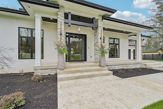 8159 Riverside Dr, Powell, OH 43065