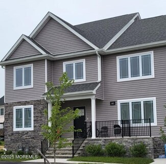 80 Edgecomb Ave, Lakewood, NJ 08701