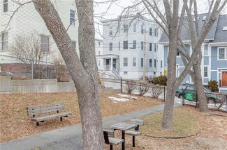 31 Tyng St Unit 2, Portland, ME 04102