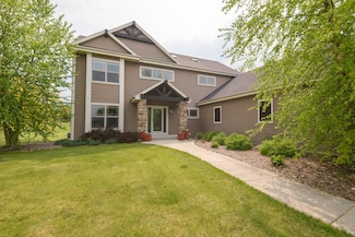 W341N7120 Northern Lights Dr, Oconomowoc, WI 53066