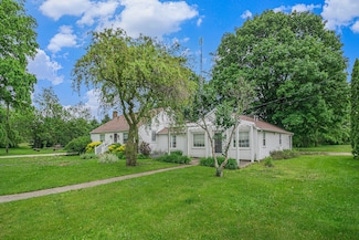 9020 N 500 E, Syracuse, IN 46567