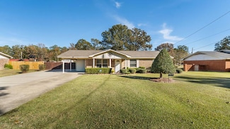 702 E 10th St, Hooks, TX 75561