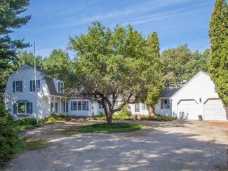5 Bond Rd, Kittery Point, ME 03905