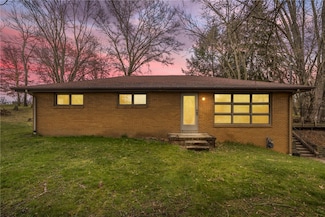 117 Radcliff Ln, Rochester, PA 15074