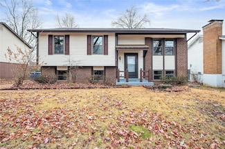 11928 Meadowpark Ct, Maryland Heights, MO 63043