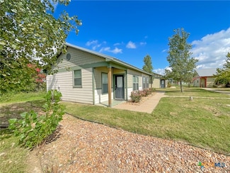785 E Independence St, Giddings, TX 78942