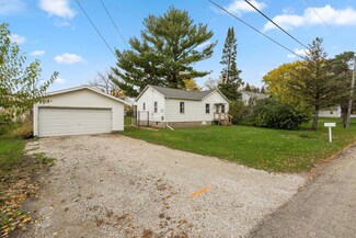 1040 Thorndale Ave, Waterloo, IA 50701